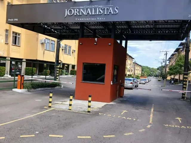 Imagem 2: Apartamento 2 Dormitórios Armário e Ar-Condicionado. Av. Constantino Nery