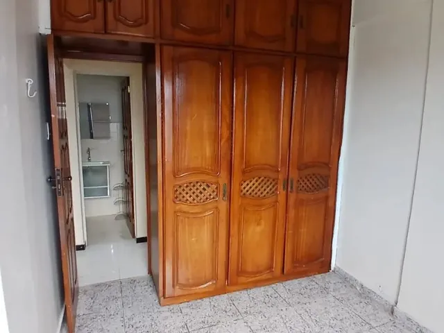 Imagem 7: Apartamento 2 Dormitórios Armário e Ar-Condicionado. Av. Constantino Nery