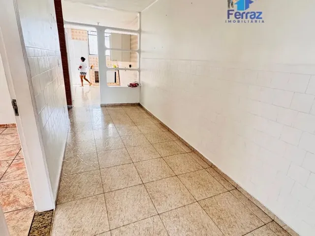 Imagem: Ampla Casa 05 Quartos no Centro Leia