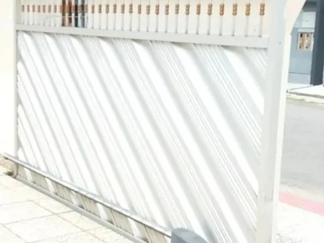 Imagem: Casa no Conjunto Belvedere C/3 Qtos, 2 Piscina