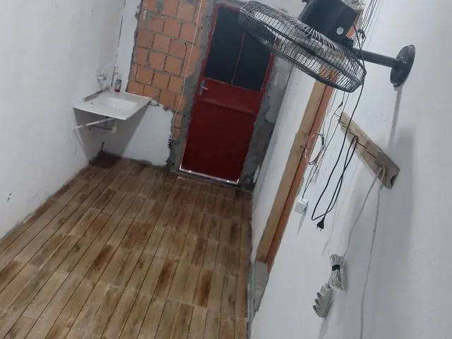 Imagem 2: Aluga Se Um Quarto