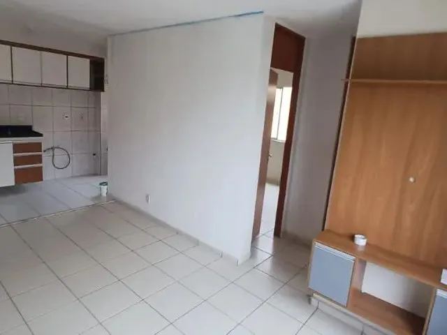 Imagem: O apartamento possui 2 Dormitórios, 1 Banheiro, 1 Vaga na