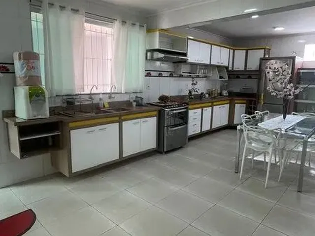 Imagem 7: Casa com Quatro Quartos Sendo Um Suíte - Planalto - 200M²