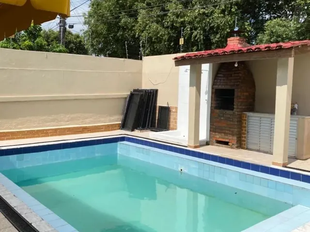 Imagem: /Casa com 4 Qrts e Piscina no Tiradentes