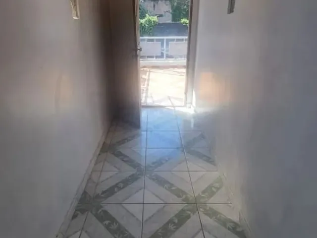 Imagem 2: Alugo / Essa Casa Super Espaçosa Próx Ao Centro de Manaus / 1600+Caução. com Varanda