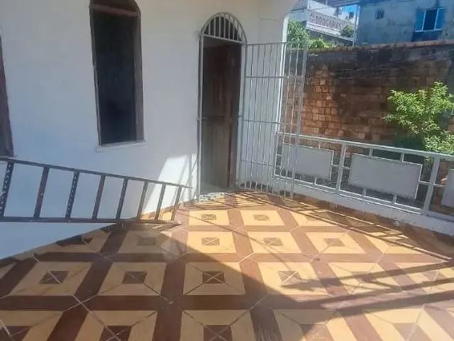 Imagem 5: Alugo / Essa Casa Super Espaçosa Próx Ao Centro de Manaus / 1600+Caução. com Varanda