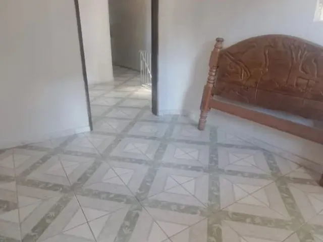 Imagem 6: Alugo / Essa Casa Super Espaçosa Próx Ao Centro de Manaus / 1600+Caução. com Varanda