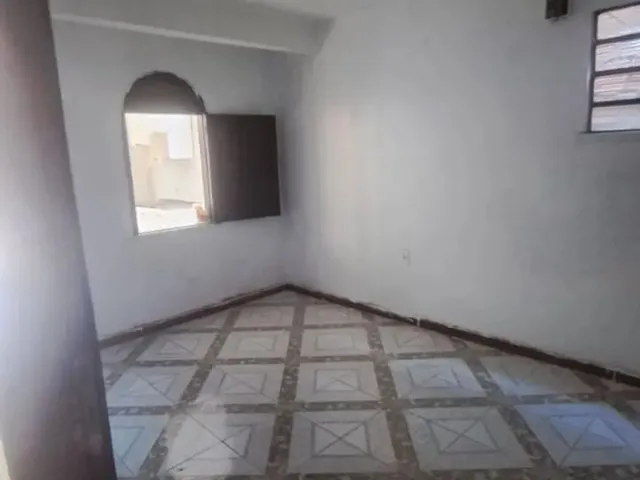 Imagem 9: Alugo / Essa Casa Super Espaçosa Próx Ao Centro de Manaus / 1600+Caução. com Varanda