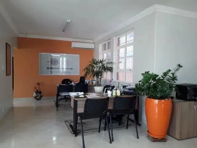 Imagem: Casa Comercial em Vila Claudia