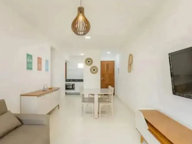 Imagem: O apartamento possui 2 Dormitórios, 1 Suíte, 2 Banheiros,