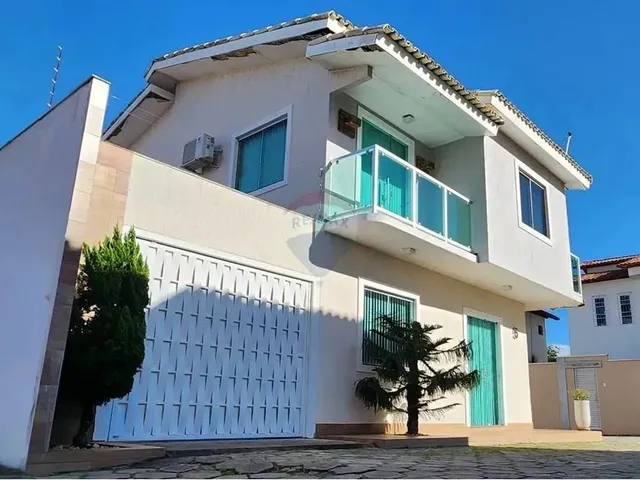 Imagem: A casa possui 3 Dormitórios, 1 Suíte, 3 Banheiros, 190m²