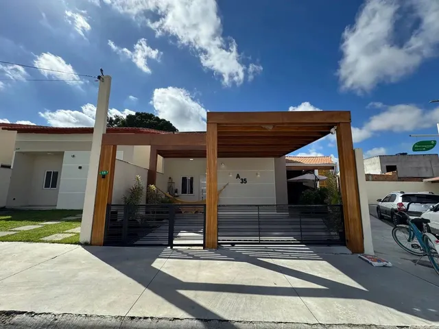 Imagem: A casa possui 3 Dormitórios, 1 Suíte, 2 Banheiros, 1 Vaga
