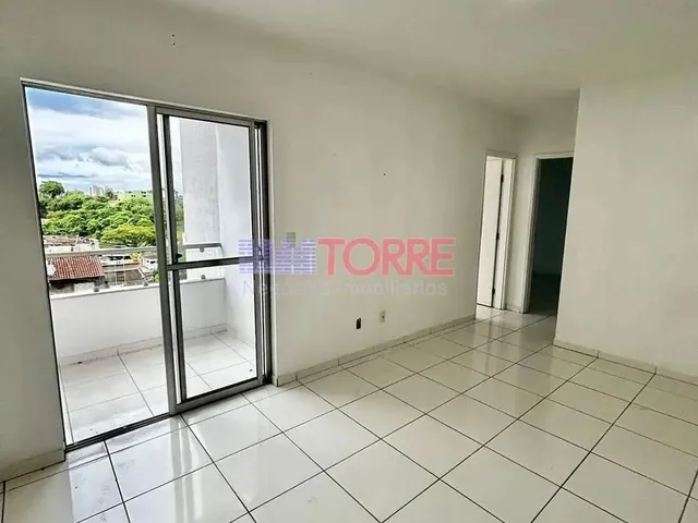 Imagem: O apartamento possui 2 Dormitórios, 1 Suíte, 2 Banheiros,