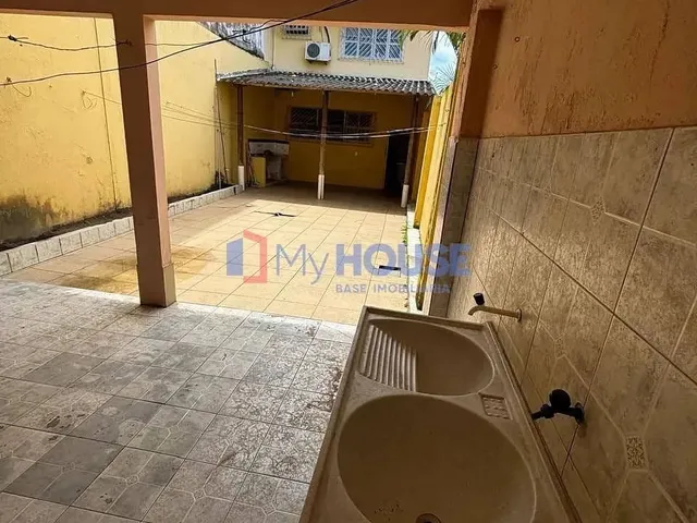 Imagem 5: Casa À Venda, Dispondo de 4/4 Sendo Duas Suítes, Próxima a Todas Comodidades No