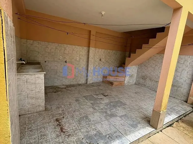Imagem 2: Casa À Venda, Dispondo de 4/4 Sendo Duas Suítes, Próxima a Todas Comodidades No