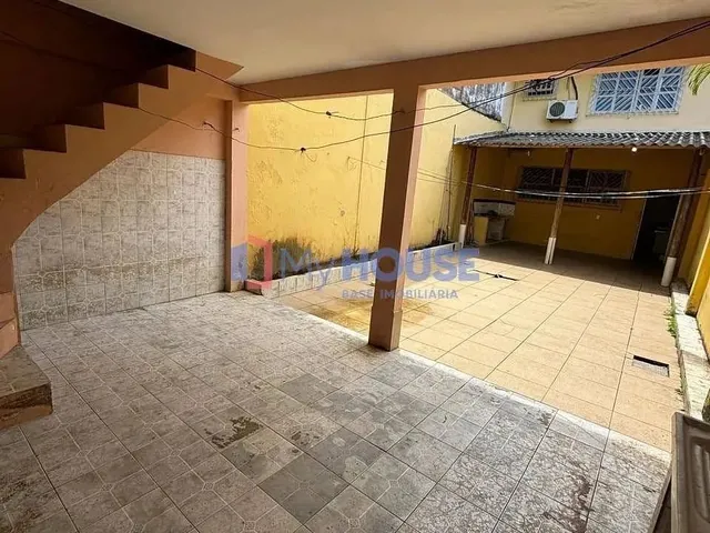 Imagem 14: Casa À Venda, Dispondo de 4/4 Sendo Duas Suítes, Próxima a Todas Comodidades No
