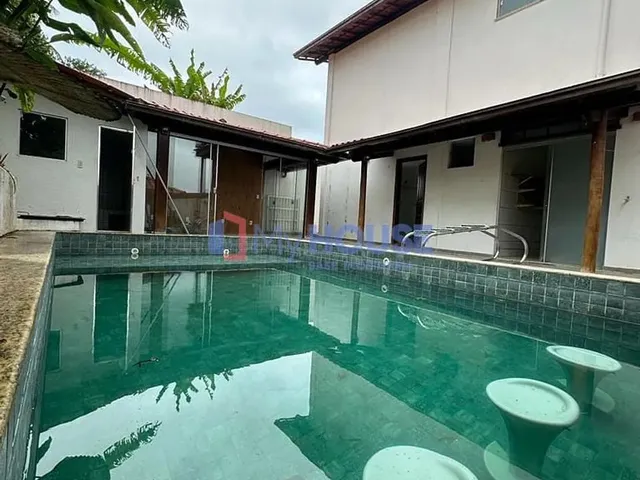 Imagem: Casa com 4 Quartos, Piscina e Sauna em Excelente