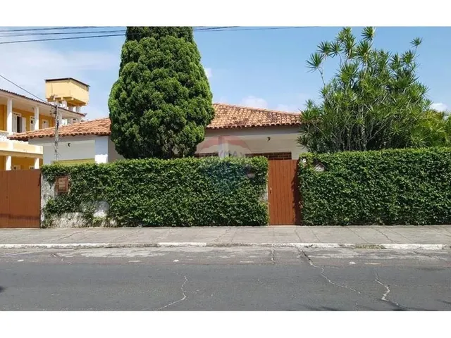 Imagem: Vendo Casa com 4 Dormitórios À Venda