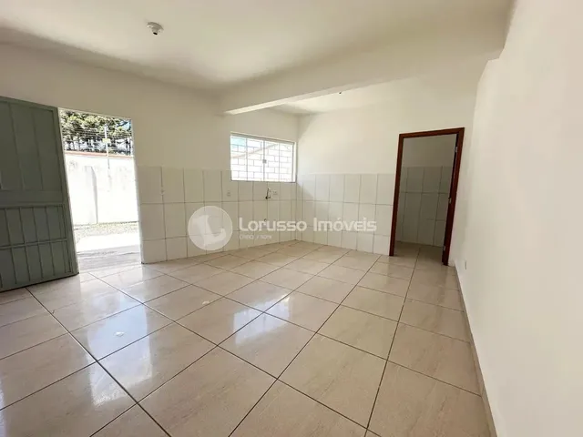 Imagem 12: Imóvel para Aluguel com 85 Metros Quadrados com 2 Quartos em Uberaba - Curitiba - Pr