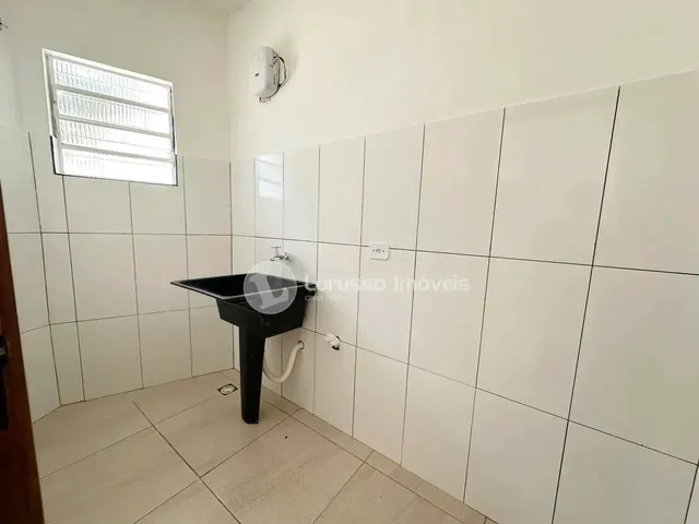 Imagem 3: Imóvel para Aluguel com 85 Metros Quadrados com 2 Quartos em Uberaba - Curitiba - Pr