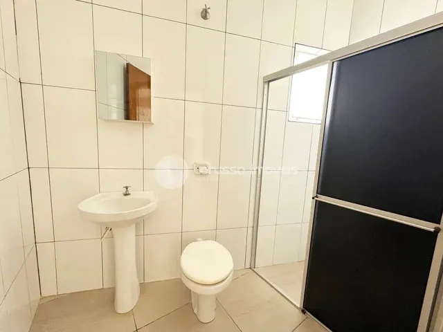 Imagem 8: Imóvel para Aluguel com 85 Metros Quadrados com 2 Quartos em Uberaba - Curitiba - Pr