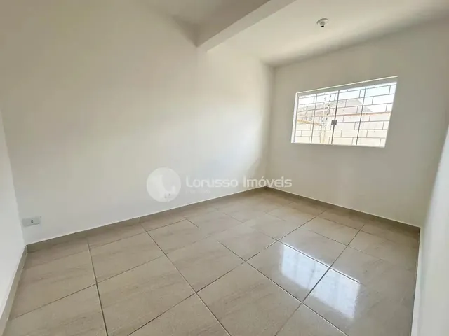 Imagem 2: Imóvel para Aluguel com 85 Metros Quadrados com 2 Quartos em Uberaba - Curitiba - Pr