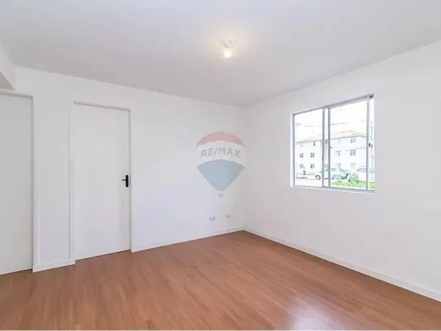 Imagem 7: Imóvel para Aluguel com 40 Metros Quadrados com 2 Quartos em Uberaba - Curitiba - Pr