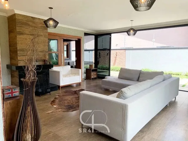 Imagem: Casa com 5 Quartos no Jardim das Américas