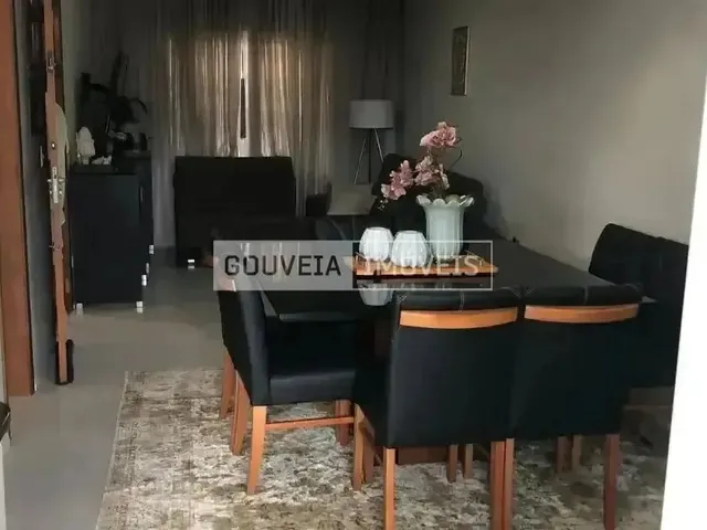 Imagem: Sobrado Triplex com 4 Dormitórios, 1 Suíte