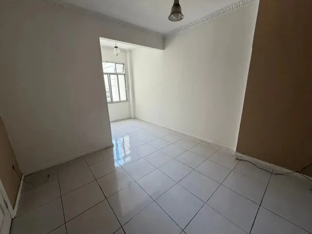 Imagem 3: Imóvel para Aluguel Possui 30 Metros Quadrados com 1 Quarto em Centro - Niterói - Rj