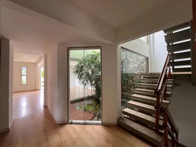 Imagem 3: Jo646A - Excelente Casa com 3 Quartos (Reversível para 4) com 244 M² em São Francisco