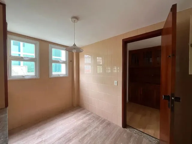 Imagem 16: Jo646A - Excelente Casa com 3 Quartos (Reversível para 4) com 244 M² em São Francisco