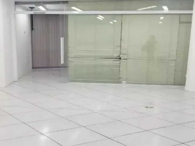 Imagem: Conjunto Comercial À Venda na Sé com 70M²