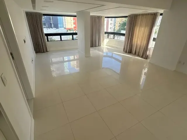 Imagem: Apartamento 3/4 Dependência - Armacao