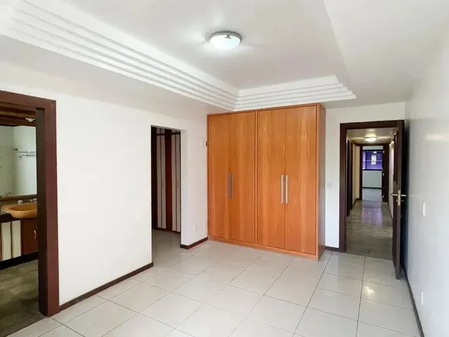 Imagem 13: Pituba Apto Grande 201M2 com 4 Quartos 2 Suites 2 Dependencias 2 Garagens e Infraestrutura
