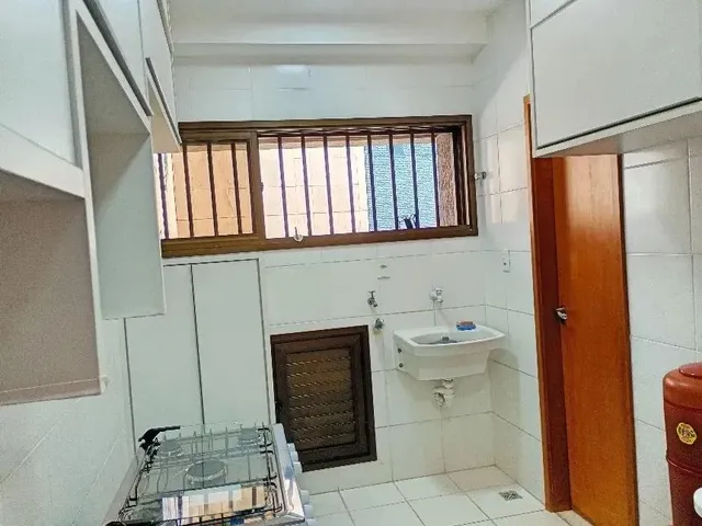 Imagem 6: Apartamento para Vender Ou Alugar de 3 Quartos com 94,00 M² e 2 Garagens no Costa Azul