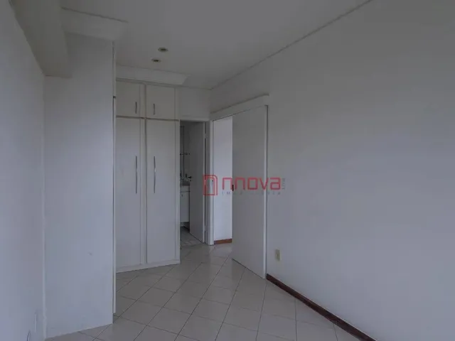 Imagem 14: Aluga Apartamento com 1 Quarto Sendo Suíte, Varanda, Armários, Andar Alto, Ótima