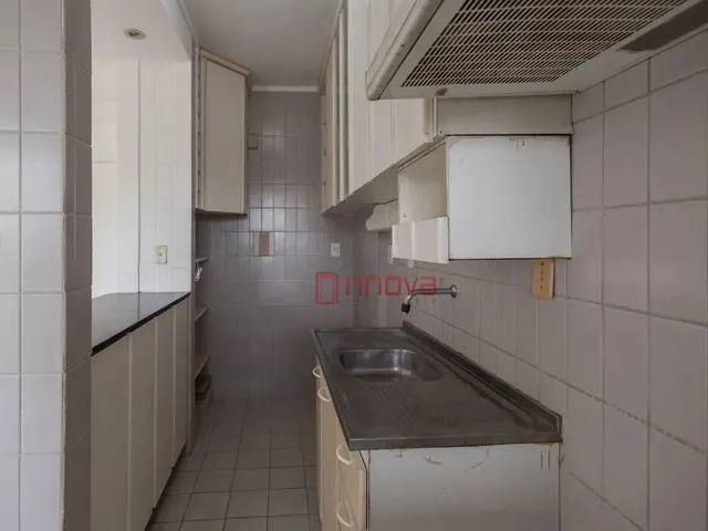 Imagem 4: Aluga Apartamento com 1 Quarto Sendo Suíte, Varanda, Armários, Andar Alto, Ótima