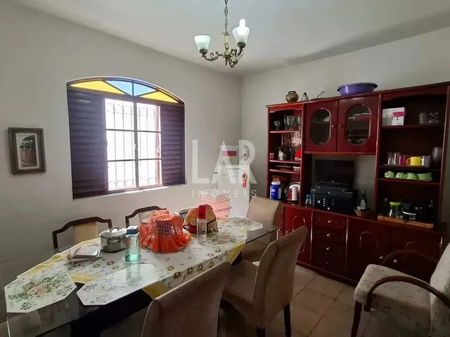 Imagem 5: Casa À Venda, 4 Quartos, 2 Suítes, 4 Vagas, Santo Antônio - Belo Horizonte/Mg