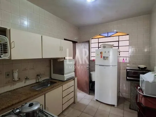 Imagem 3: Casa À Venda, 4 Quartos, 2 Suítes, 4 Vagas, Santo Antônio - Belo Horizonte/Mg