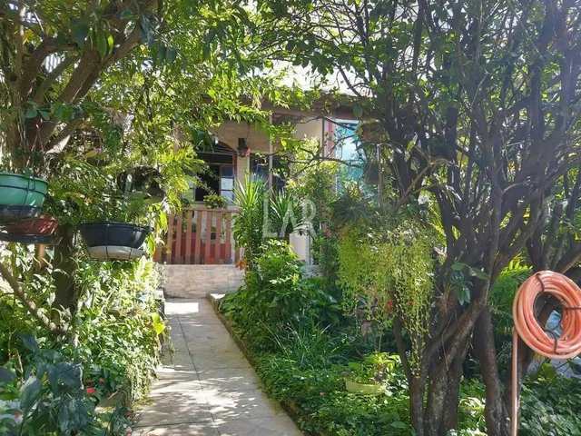 Imagem: Casa À Venda, 4 Quartos, 2 Vagas, Santo