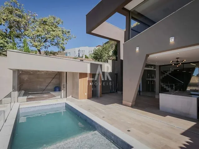 Imagem: Casa À Venda, 4 Quartos, 4 Suítes, 9 Vagas