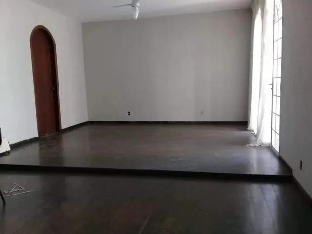 Imagem: Casa À Venda, 4 Quartos, 1 Suíte, 6 Vagas