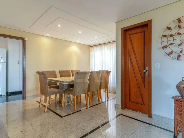 Imagem: Casa À Venda, 4 Quartos, 1 Suíte, 5 Vagas