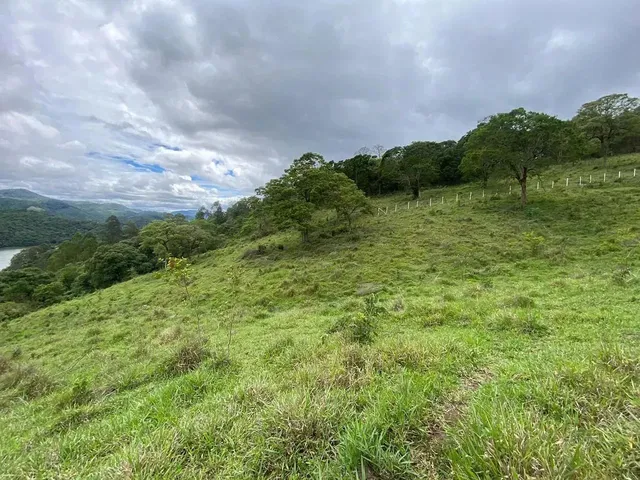 Imagem: Airbnb - Vista para Represa e Acesso