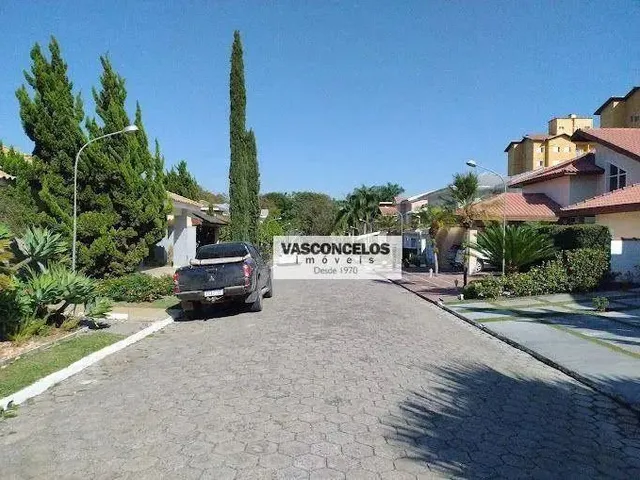 Imagem: A casa em condomínio possui 4 Dormitórios, 5 Banheiros, 4