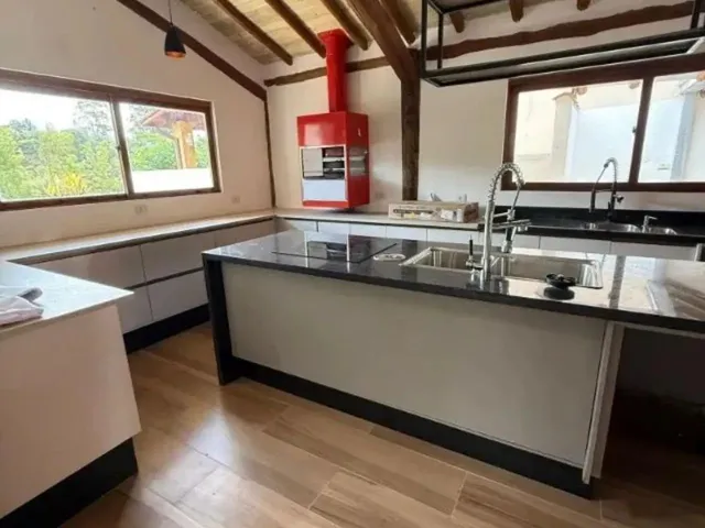 Imagem: Casa Sobrado - 300M2 - 3 Quartos - 3 Suítes