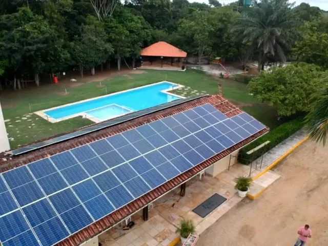 Imagem: A casa em condomínio possui 5 Dormitórios, 5 Banheiros, 5