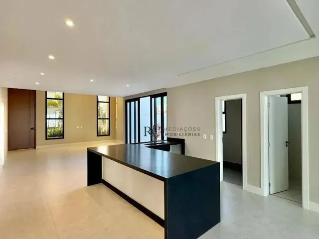 Imagem 2: Casa com 3 Dormitórios À Venda, 210 M² por R$ 2.390.000,00 - Interlagos - Vila Velha/Es