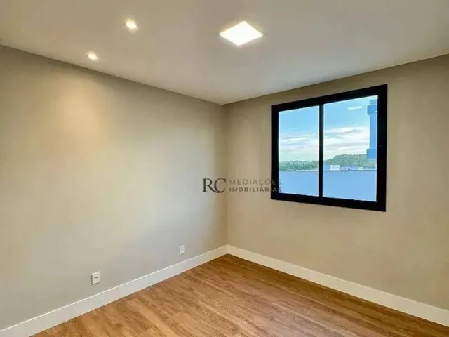 Imagem 12: Casa com 3 Dormitórios À Venda, 210 M² por R$ 2.390.000,00 - Interlagos - Vila Velha/Es